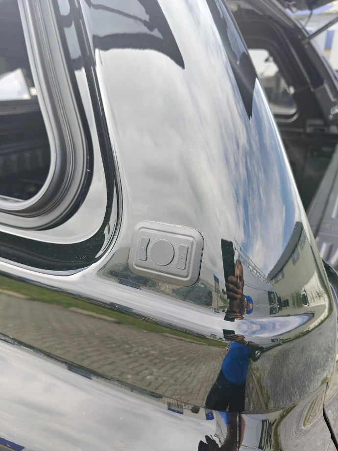 Hard Top ABS pour Pick-up avec Ouvrants - Bouton d'ouverture