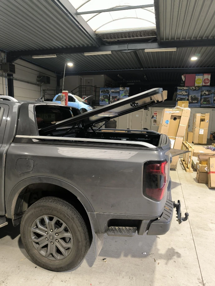 Ford Ranger Wildtrak - couvercle en alu noir