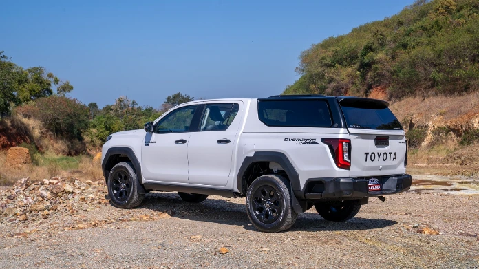 Toyota Hilux double Cabine 2026 - Hard top ABS Bi color  4