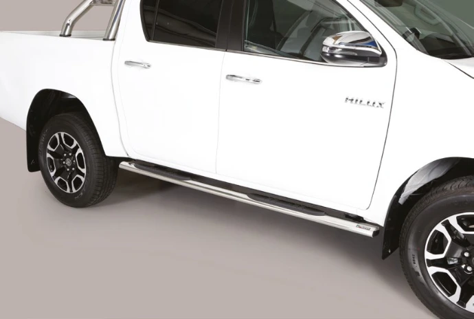 Toyota Hilux - Marche pied Oval INOX 2