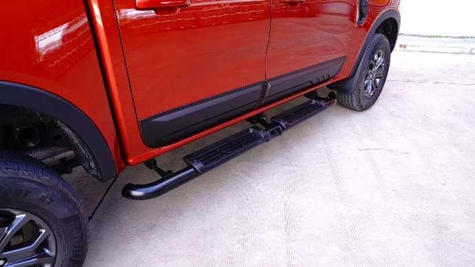 Ford Ranger DC 2023 + Marche pied rabattable 1