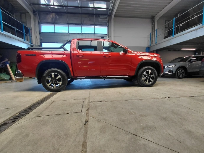 VW Amarok DC 2023 + Marche pied rabattable 4
