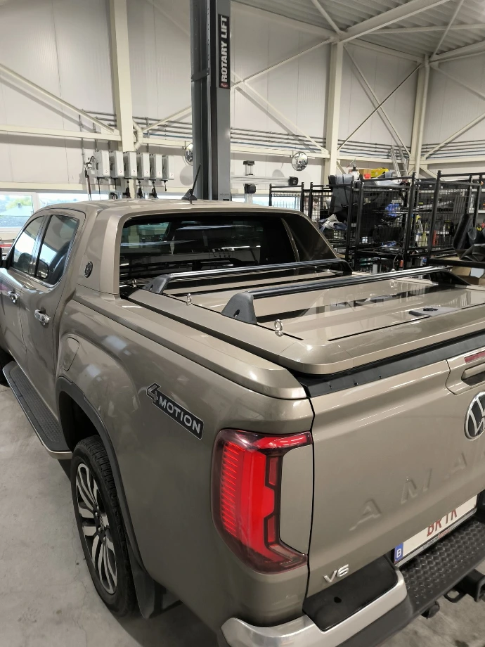 VW Amarok Aventura - couvercle en alu peint