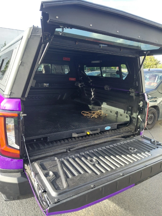 Hilux Travo 2026 - Alucab Contour vitré 6