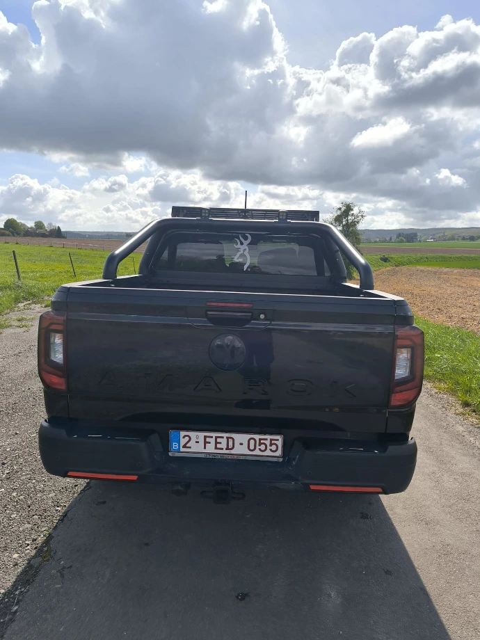 VW amarok Black edition