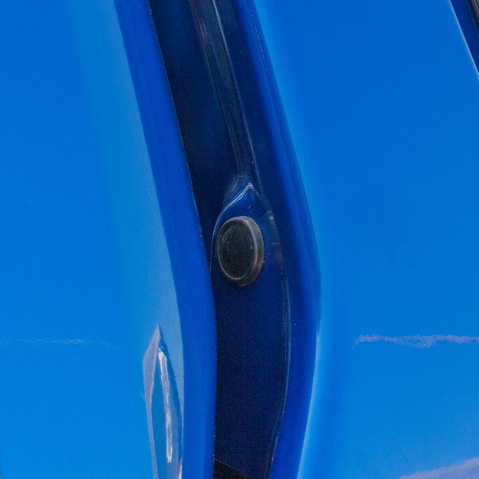 Hard Top ABS Aéroklas pour Pick-up avec Ouvrants - bouton d'ouverture