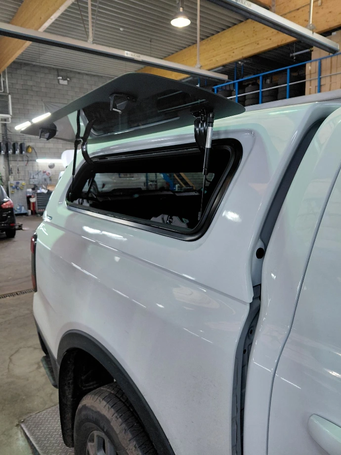 Hard Top ABS Aéroklas pour Pick-up avec Ouvrants - vitre latérale droite